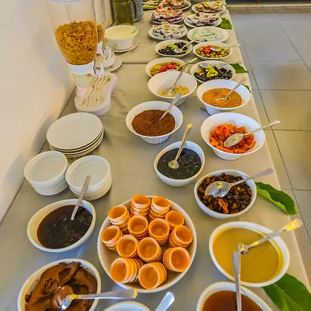 Rebin ホテル フェティエ