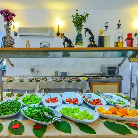 Rebin ホテル フェティエ